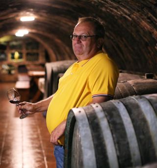 Miroslav Bočko starší 🤩 většinou ho najdete na Stráži kde vaří náš hovězí kotlíkový guláš 🍽️ pokud ale nebude u něj tak se...